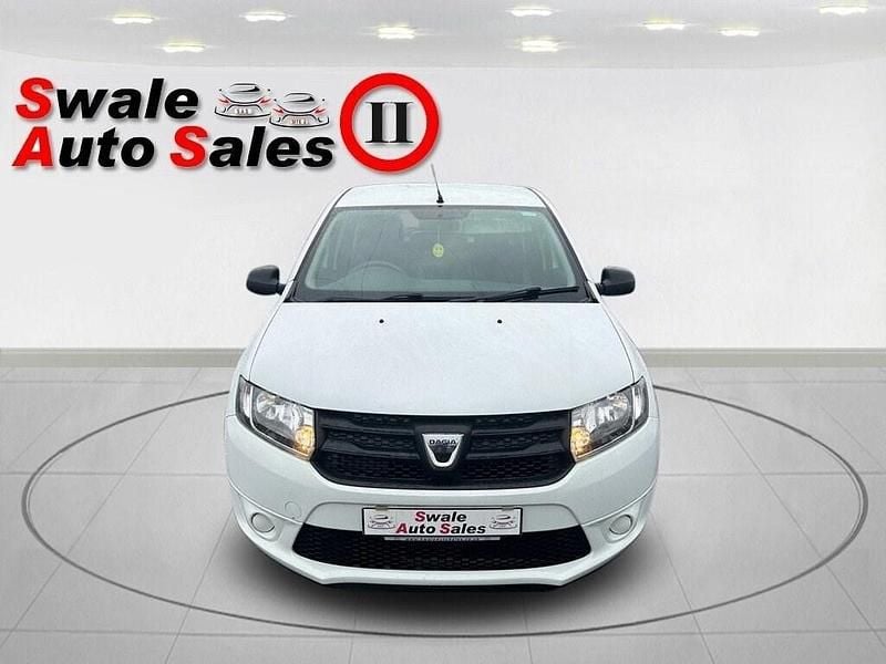 Used Dacia Sandero Ambiance 75 HP (55 kW) 2016 White Hatchback