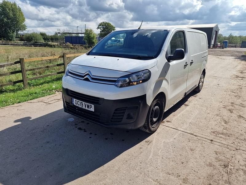 White Used 2019 Citroën Dispatch MPV | £5,995 (Super price) - Image 1/4