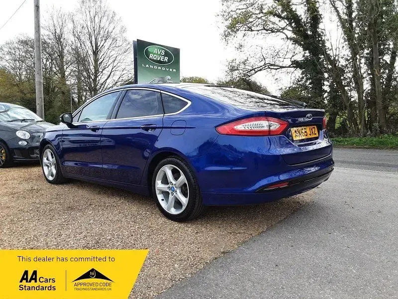 Used Ford Mondeo Titanium 160 HP (117 kW) 2016 Blue Hatchback