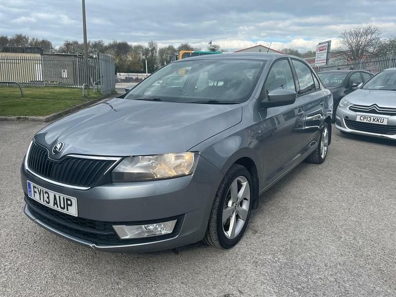 Usado Skoda Rapid Elegance 2013 Cinzento Citadino