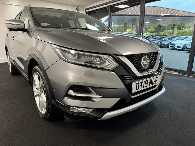 Used Nissan Qashqai N-Motion 140 HP (102 kW) 2019 Grey SUV