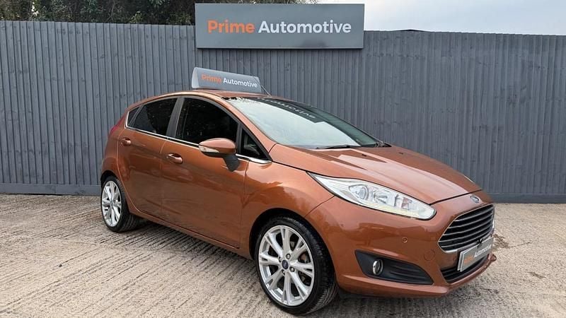 Usado Ford Fiesta Titanium 125 HP (91 kW) 2014 Amarelo Citadino