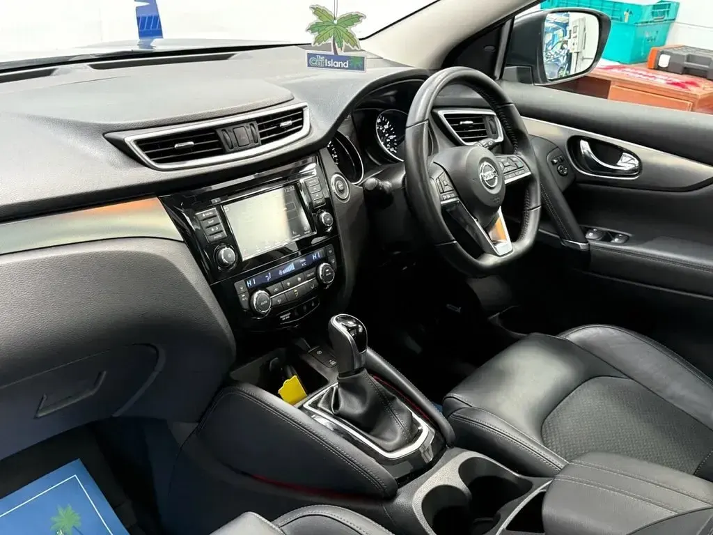 Used Nissan Qashqai S 160 HP (117 kW) 2020 Grey SUV