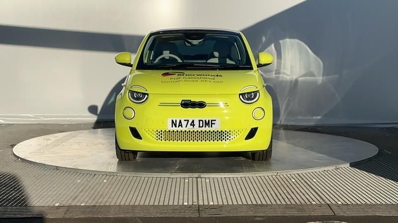 Used Fiat 500e La Prima 86 kW (118 HP) 2024 Green Hatchback