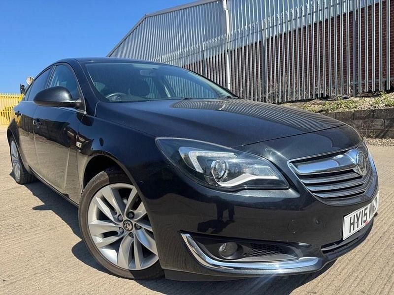Used Vauxhall Insignia SRi 140 HP (102 kW) 2015 Black Hatchback