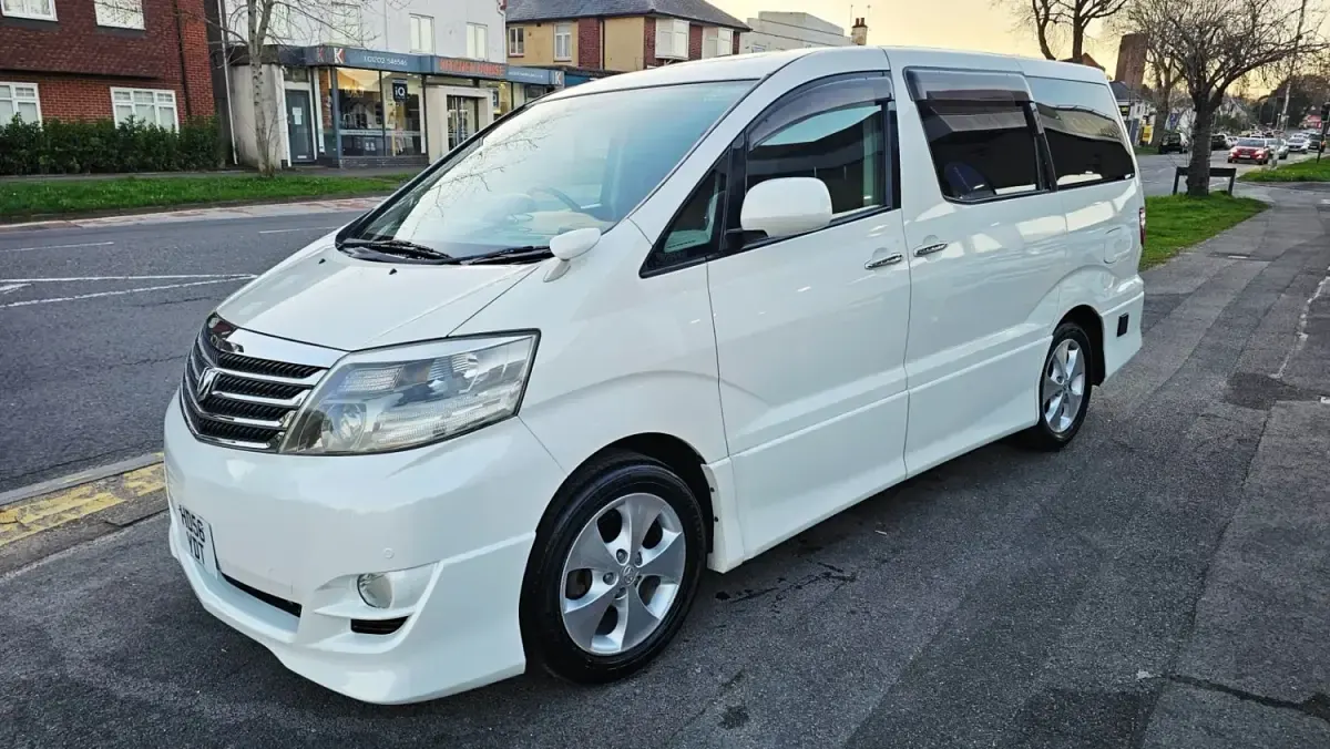Usado Toyota Alphard 2019 Branco Monovolume
