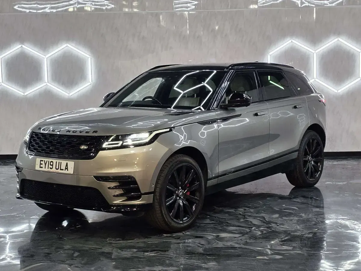 Used Land Rover Range Rover Velar SE Dynamic 236 HP (173 kW) 2019 Silver SUV