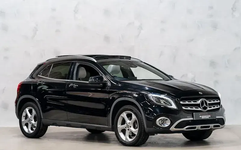 Used Mercedes GLA200 Premium Plus 136 HP (100 kW) 2018 SUV