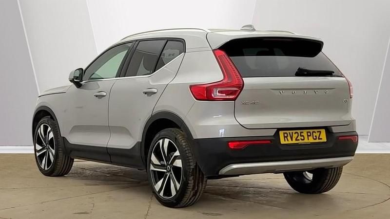 Used Volvo XC40 Ultra 163 HP (119 kW) 2025 Silver SUV