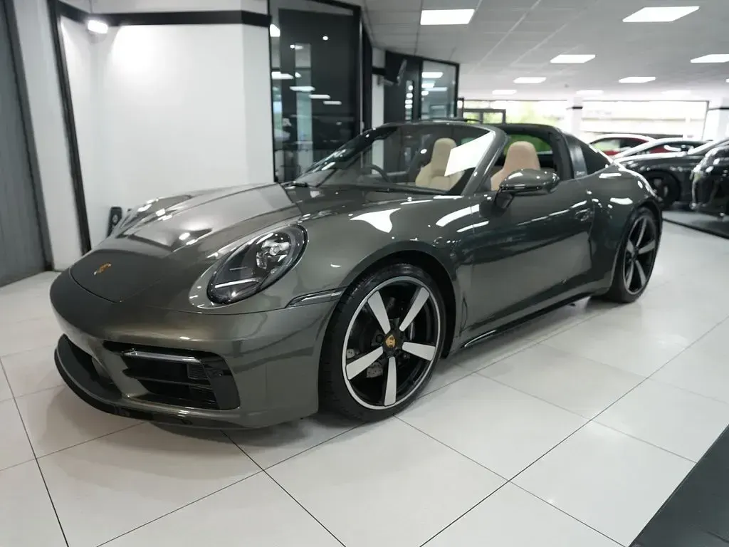 Used Porsche 992 450 HP (330 kW) 2024 Green Cabriolet