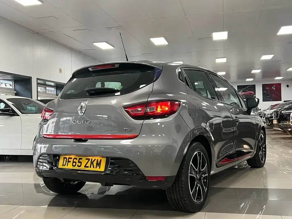Used Renault Clio Dynamique 90 HP (66 kW) 2015 Grey Hatchback