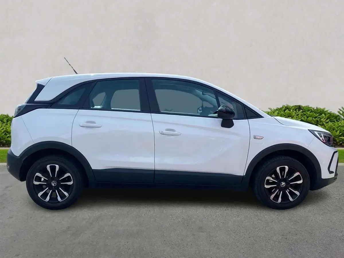 Used Vauxhall Crossland Design Edition 110 HP (80 kW) 2023 White SUV