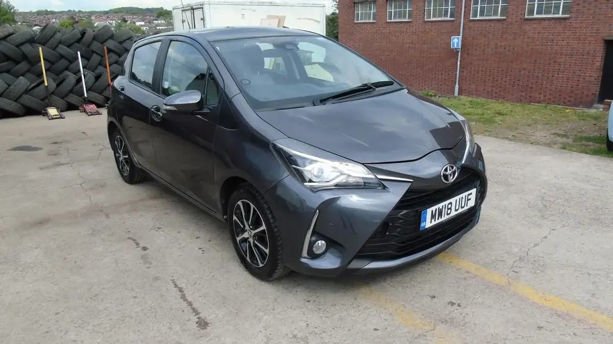 Used Toyota Yaris 111 HP (81 kW) 2018 Grey Hatchback