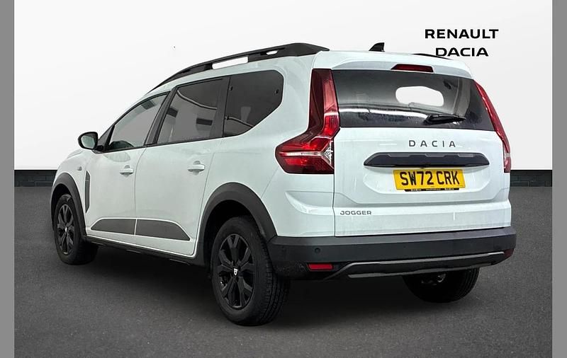 Used Dacia Jogger Extreme 108 HP (79 kW) 2022 White MPV