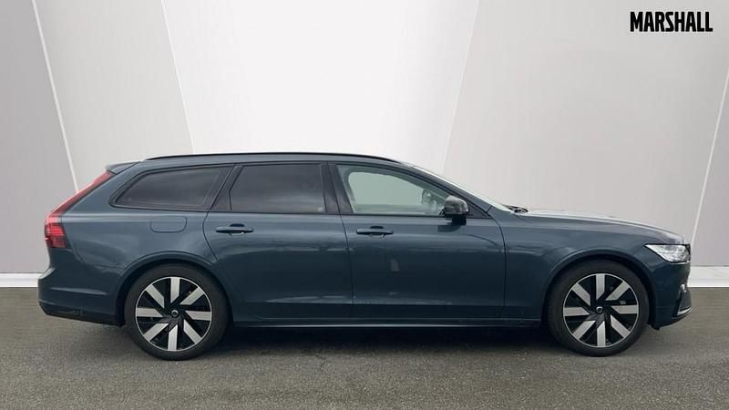 Used Volvo V90 Plus 350 HP (257 kW) 2024 Blue Estate