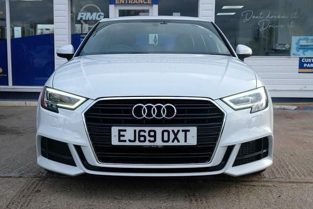 Used Audi A3 Sportback S-Line 114 HP (83 kW) 2019 White Hatchback
