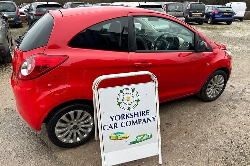 Used Ford Ka Zetec 69 HP (50 kW) 2014 Red Hatchback