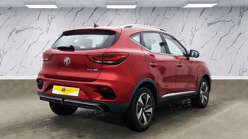 Used MG ZS Trophy 130 kW (177 HP) 2022 Red SUV