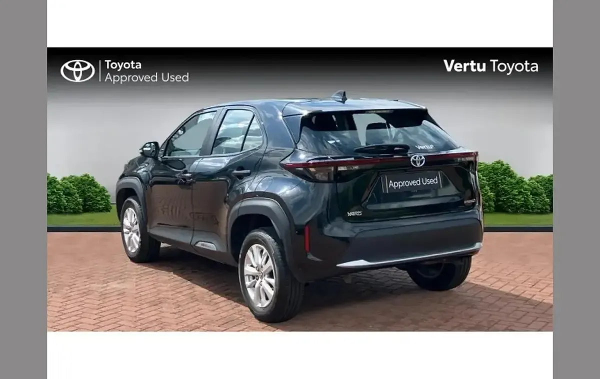 Used Toyota Yaris Cross 113 HP (83 kW) 2024 Black SUV