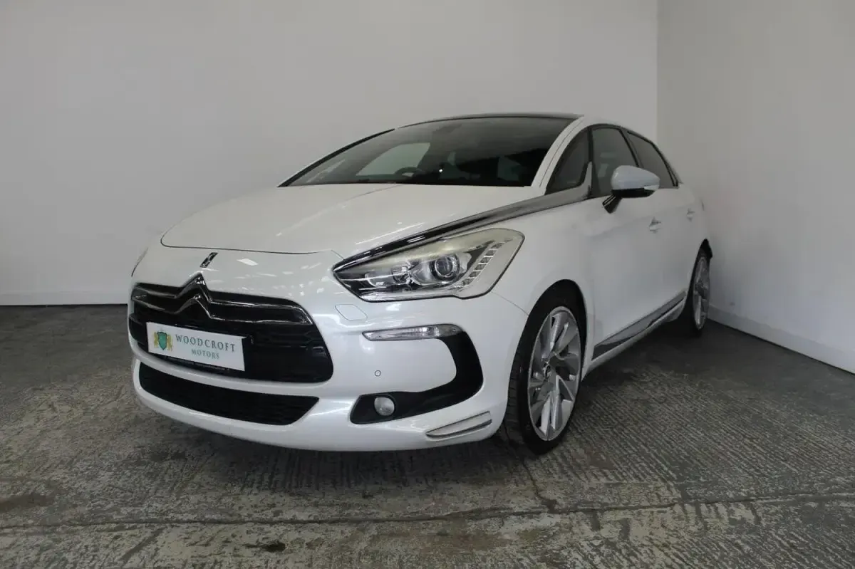 Usado Citroën DS5 2013 Blanco Utilitario