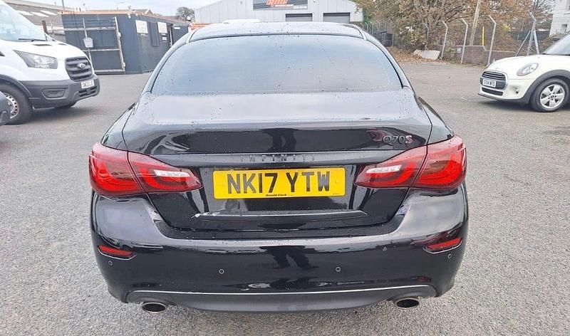 Used Infiniti Q70 Sport Tech 170 HP (125 kW) 2017 Black Sedan