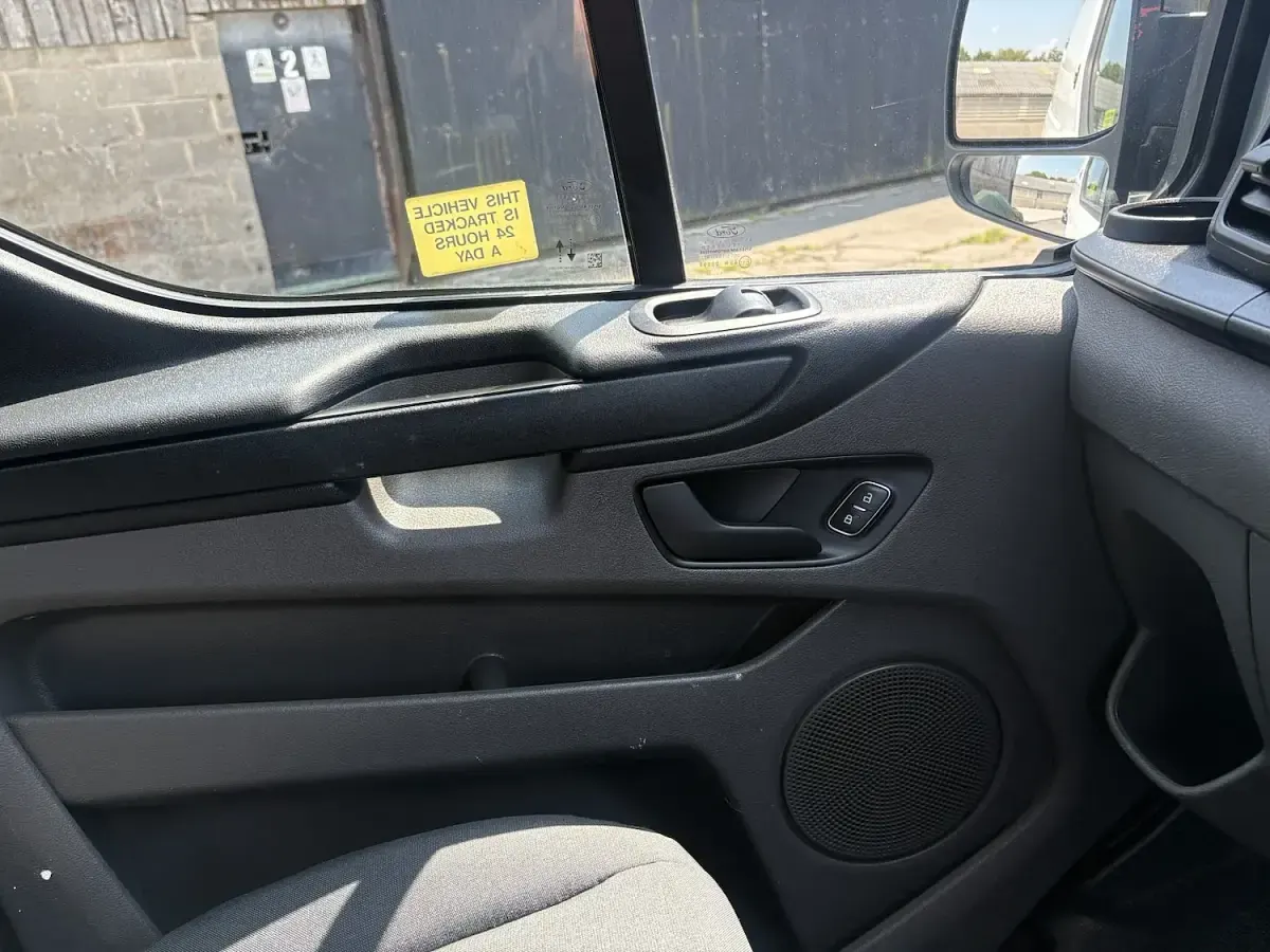 Used Ford Transit Custom 130 HP (95 kW) 2021 White Van