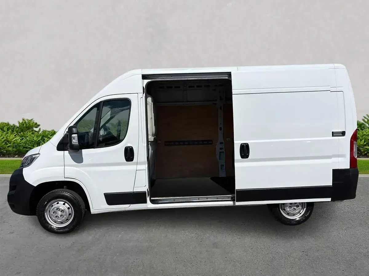 Used Citroën Relay 140 HP (102 kW) 2023 White Van