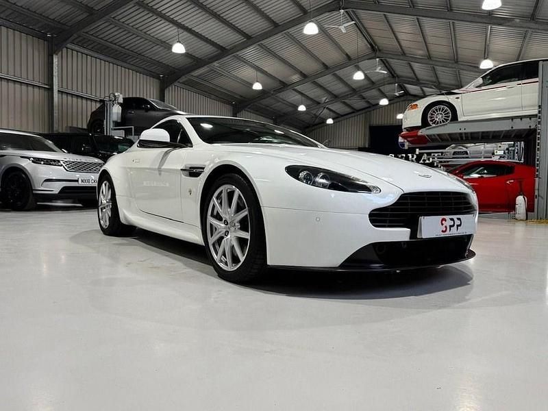 Used Aston Martin V8 Vantage 420 HP (308 kW) 2013 White Coupe