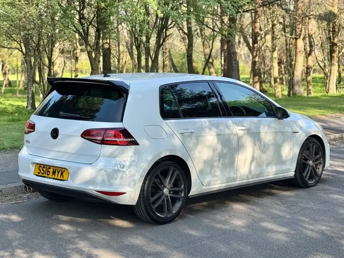 Gebraucht VW Golf VII GTD 2016 Weiß Kleinwagen