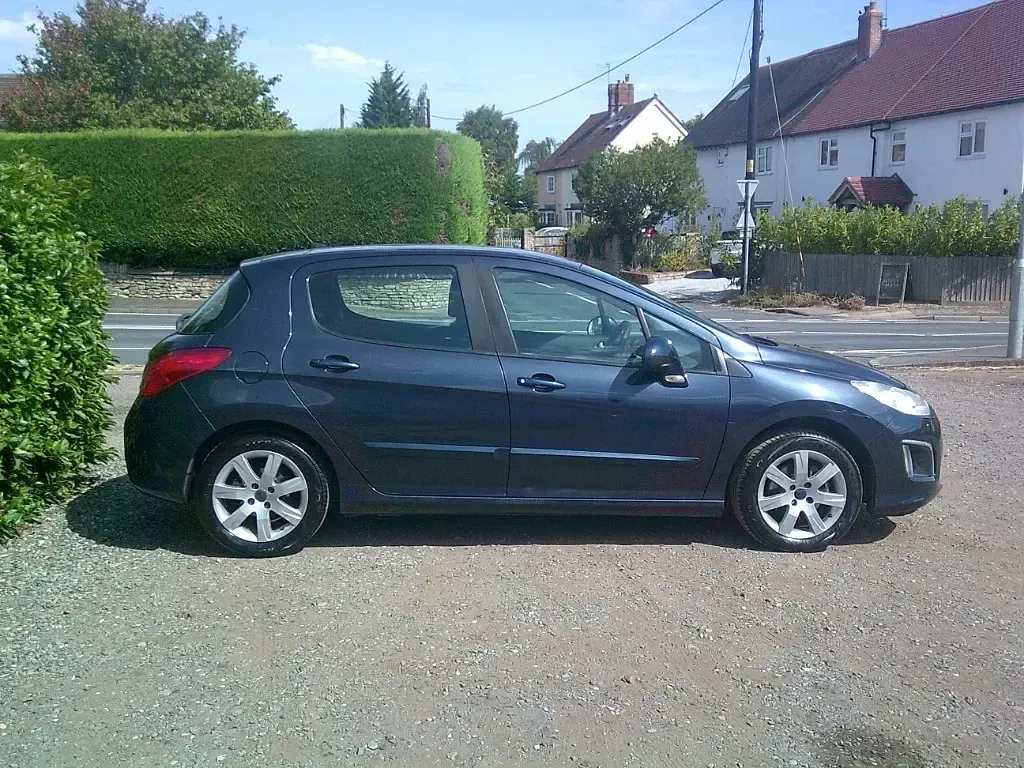 Used Peugeot 308 Active 2013 Blue Hatchback