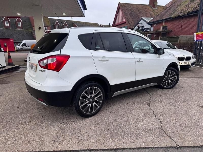 Used Suzuki SX4 SZ-T 120 HP (88 kW) 2016 White Hatchback