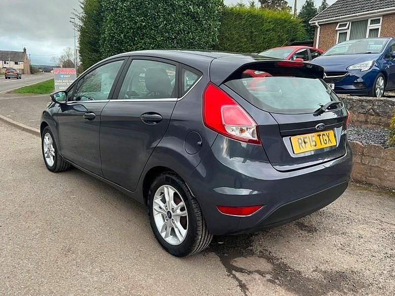 Used Ford Fiesta Zetec 82 HP (60 kW) 2015 Grey Hatchback