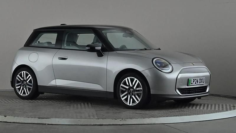 Used Mini Cooper Classic 135 kW (184 HP) 2024 Silver Hatchback