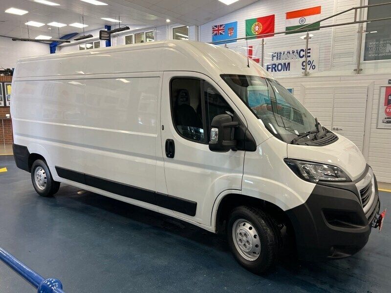 Used Peugeot Boxer 130 HP (95 kW) 2018 White Van