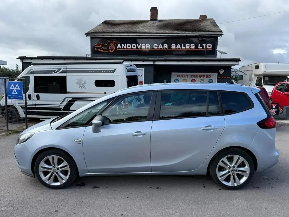 Used Vauxhall Zafira SRi 140 HP (102 kW) 2016 Silver MPV
