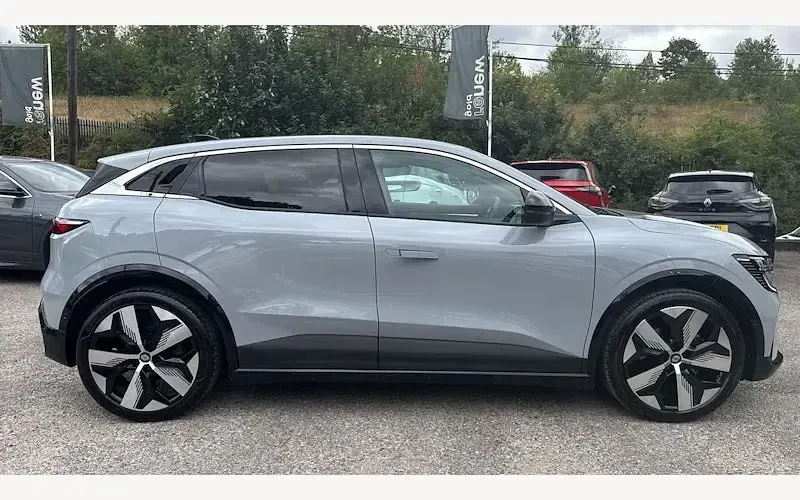 Used Renault Megane E-Tech Techno 160 kW (218 HP) 2023 Ceramic grey  Hatchback