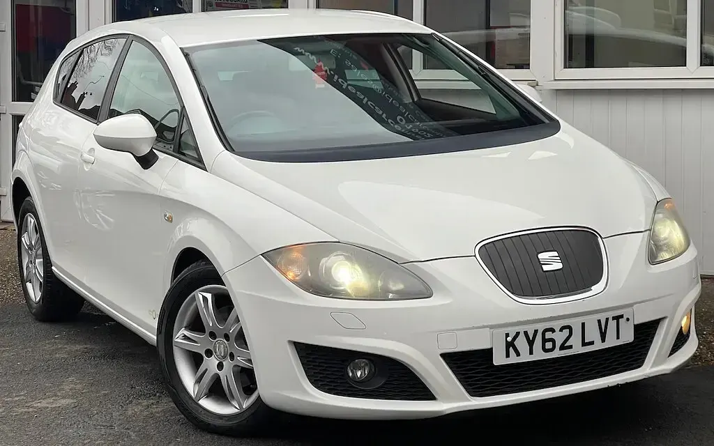 Käytetty Seat Leon Copa 105 HP (77 kW) 2012 Valkoinen Viistoperä