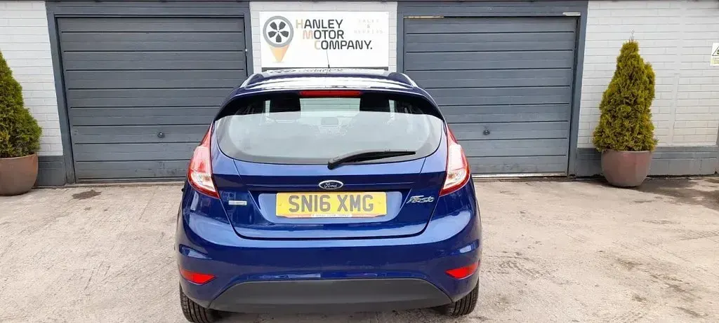 Used Ford Fiesta Zetec 100 HP (73 kW) 2016 Blue Hatchback