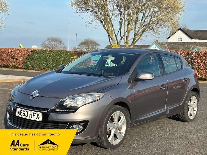 Used Renault Mégane III Dynamique 110 HP (80 kW) 2013 Metallic grey Hatchback