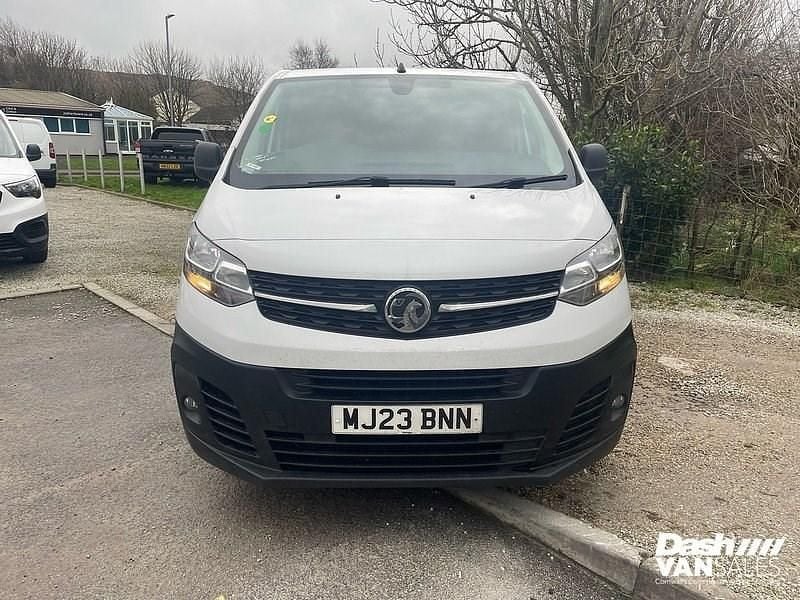 Used Vauxhall Vivaro 145 HP (106 kW) 2023 White MPV