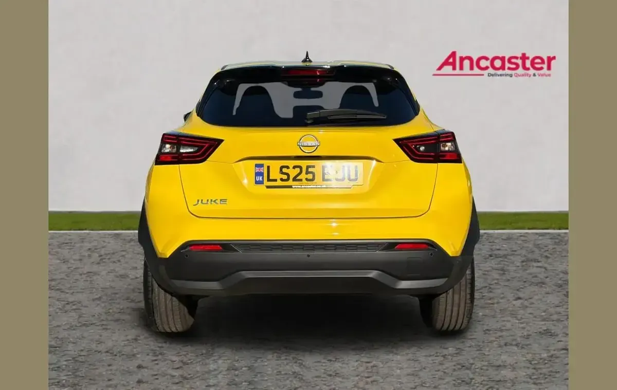 Used Nissan Juke N-Connecta 114 HP (83 kW) 2025 Yellow SUV