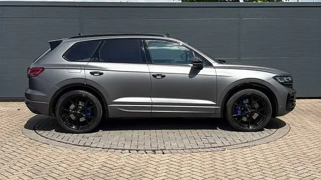 Used VW Touareg R 462 HP (339 kW) 2025 Grey SUV