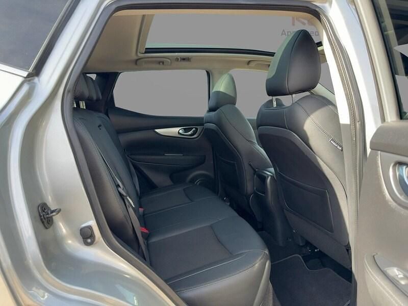 Used Nissan Qashqai Tekna 160 HP (117 kW) 2018 Silver SUV