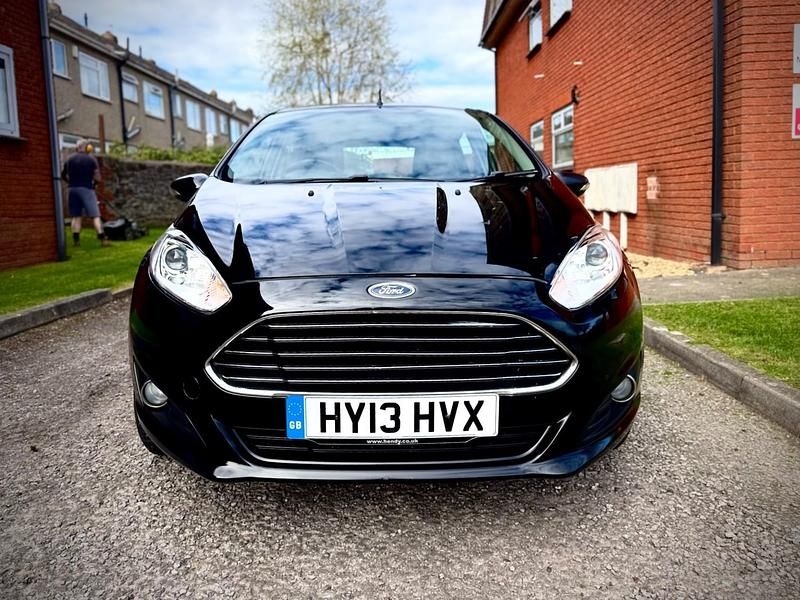Used Ford Fiesta Zetec 82 HP (60 kW) 2013 Black Hatchback