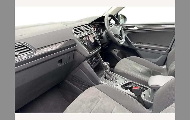 Used VW Tiguan Elegance 150 HP (110 kW) 2023 Grey SUV