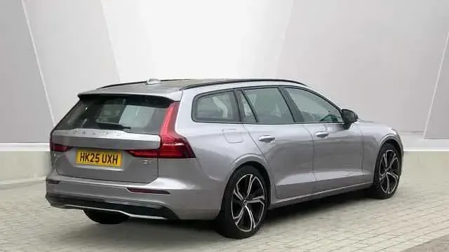Używany Volvo V60 Plus 194 KM (142 kW) 2026 Kombi