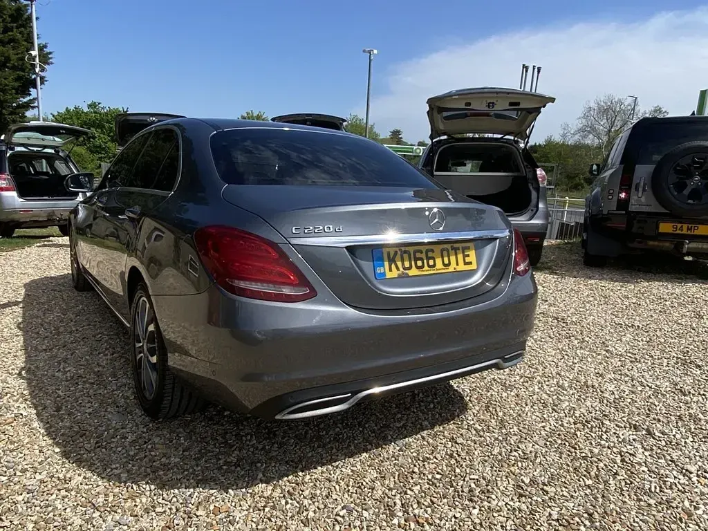 Usado Mercedes C220 2017 Cinzento Sedan