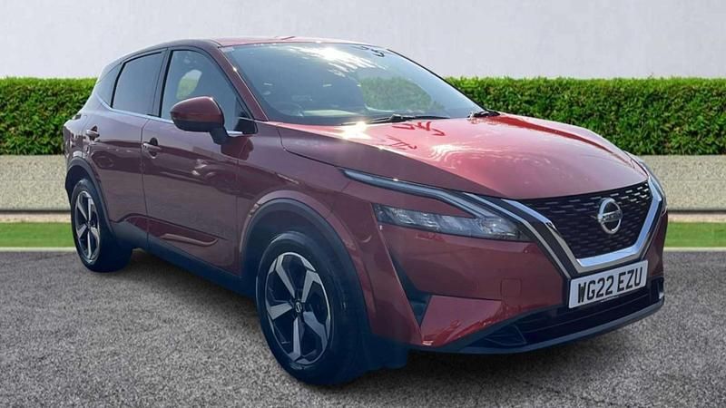 Red Used 2022 Nissan Qashqai N-Connecta SUV | £16,399 (Fair price) - Image 1/4