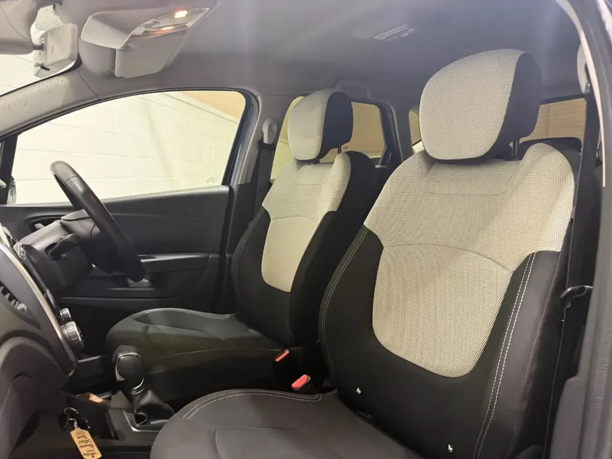 Usado Renault Captur Iconic 89 CV (65 kW) 2019 Azul SUV