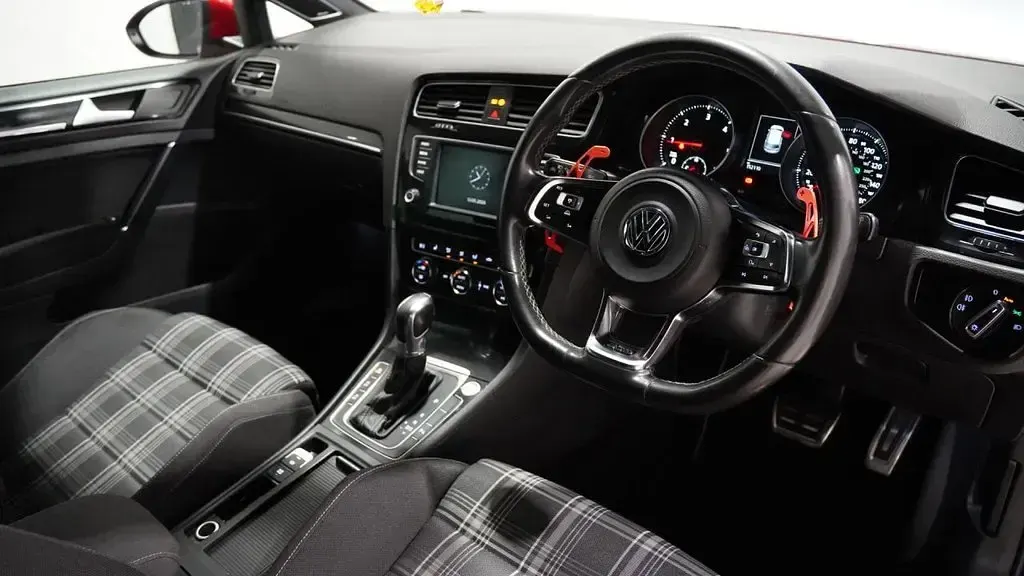 Used VW Golf VII GTD 2015 Red Hatchback